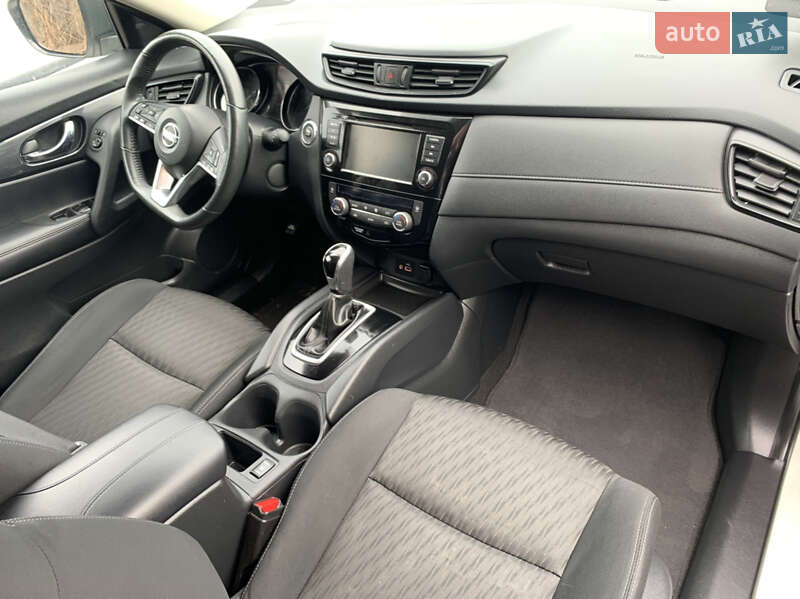 Внедорожник / Кроссовер Nissan Rogue 2018 в Виннице