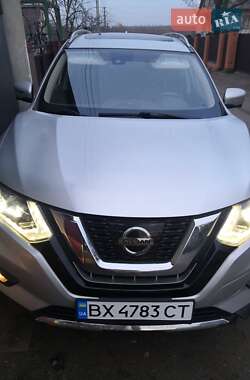 Внедорожник / Кроссовер Nissan Rogue 2017 в 