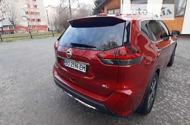 Внедорожник / Кроссовер Nissan Rogue 2017 в Тернополе