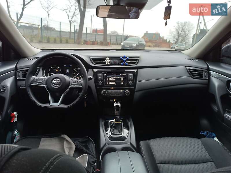 Внедорожник / Кроссовер Nissan Rogue 2019 в Александрие