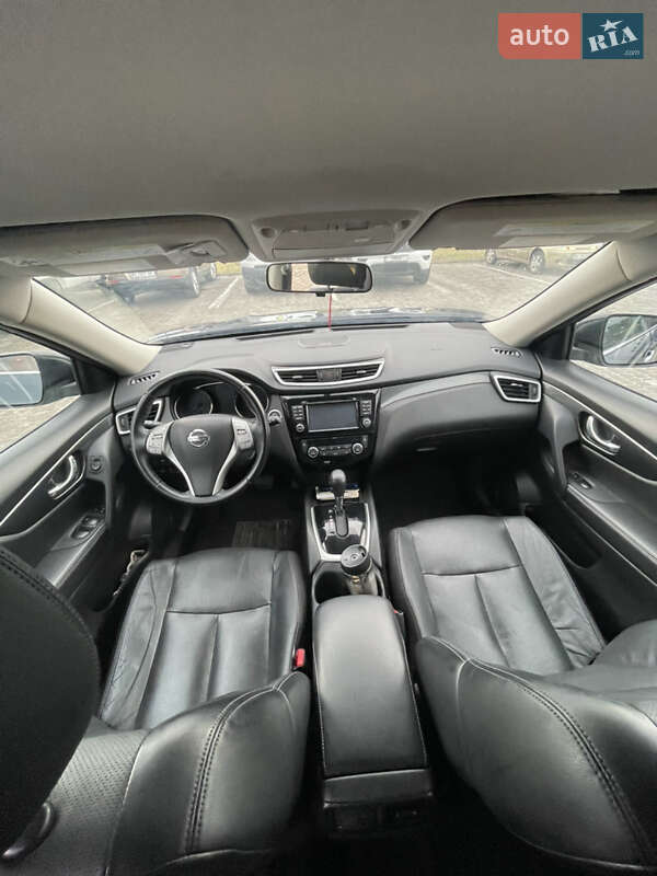 Позашляховик / Кросовер Nissan Rogue 2016 в Львові