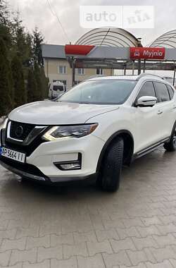 Внедорожник / Кроссовер Nissan Rogue 2017 в Львове