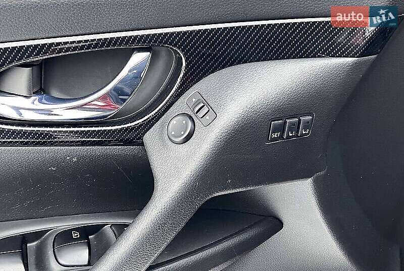 Позашляховик / Кросовер Nissan Rogue 2018 в Києві