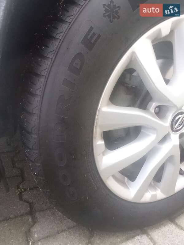 Позашляховик / Кросовер Nissan Rogue 2018 в Львові