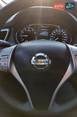 Внедорожник / Кроссовер Nissan Rogue 2014 в Житомире