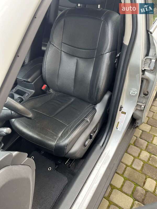 Внедорожник / Кроссовер Nissan Rogue 2016 в Черновцах