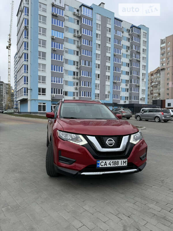 Внедорожник / Кроссовер Nissan Rogue 2017 в Черкассах