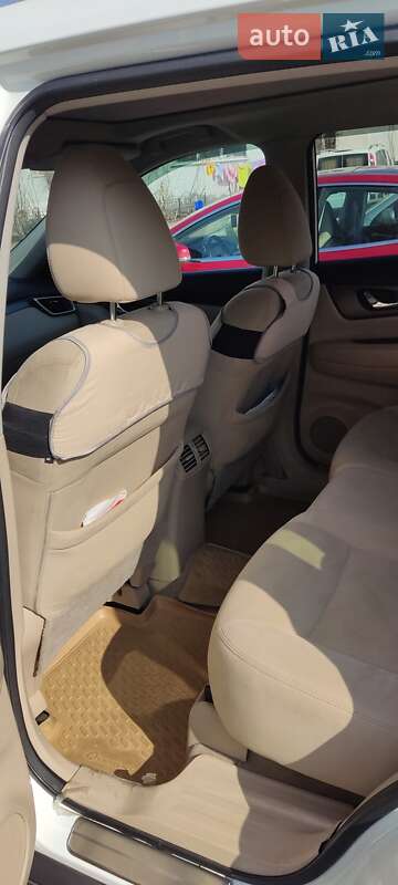 Позашляховик / Кросовер Nissan Rogue 2014 в Одесі