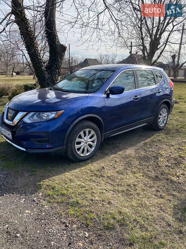 Внедорожник / Кроссовер Nissan Rogue 2017 в Кривом Роге