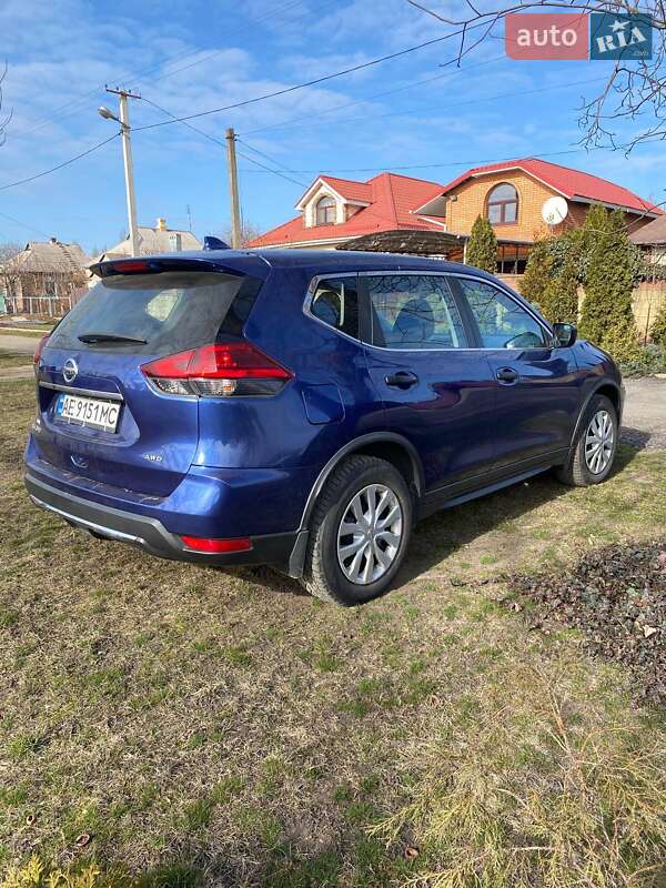 Внедорожник / Кроссовер Nissan Rogue 2017 в Кривом Роге