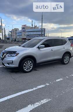 Внедорожник / Кроссовер Nissan Rogue 2017 в Харькове