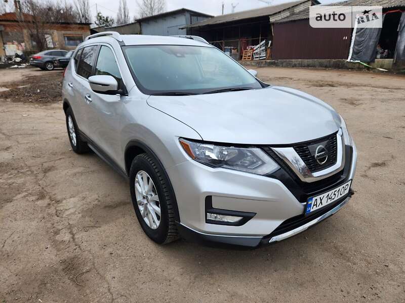 Внедорожник / Кроссовер Nissan Rogue 2019 в Киеве