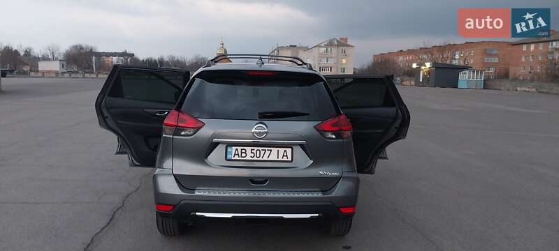 Позашляховик / Кросовер Nissan Rogue 2017 в Томашполі