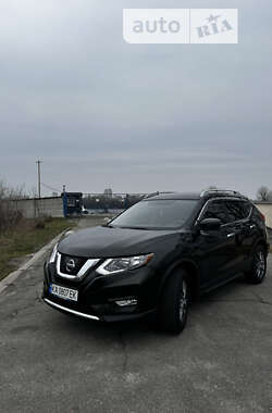 Внедорожник / Кроссовер Nissan Rogue 2017 в Киеве