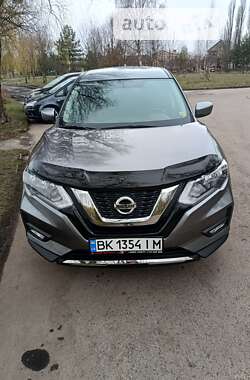 Внедорожник / Кроссовер Nissan Rogue 2017 в Ровно