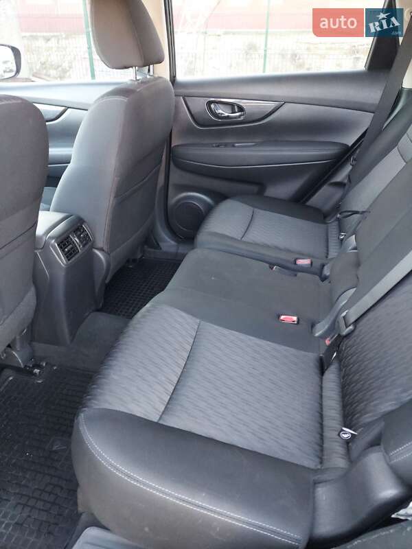 Внедорожник / Кроссовер Nissan Rogue 2017 в Запорожье