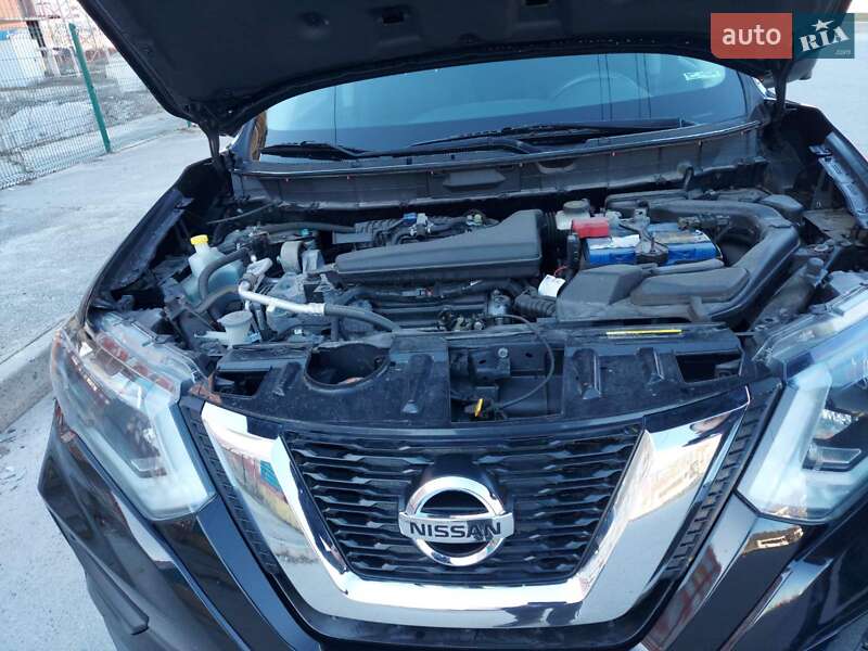 Внедорожник / Кроссовер Nissan Rogue 2017 в Запорожье