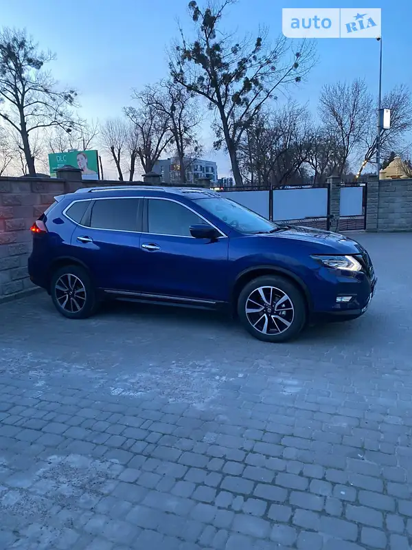 Внедорожник / Кроссовер Nissan Rogue 2019 в 