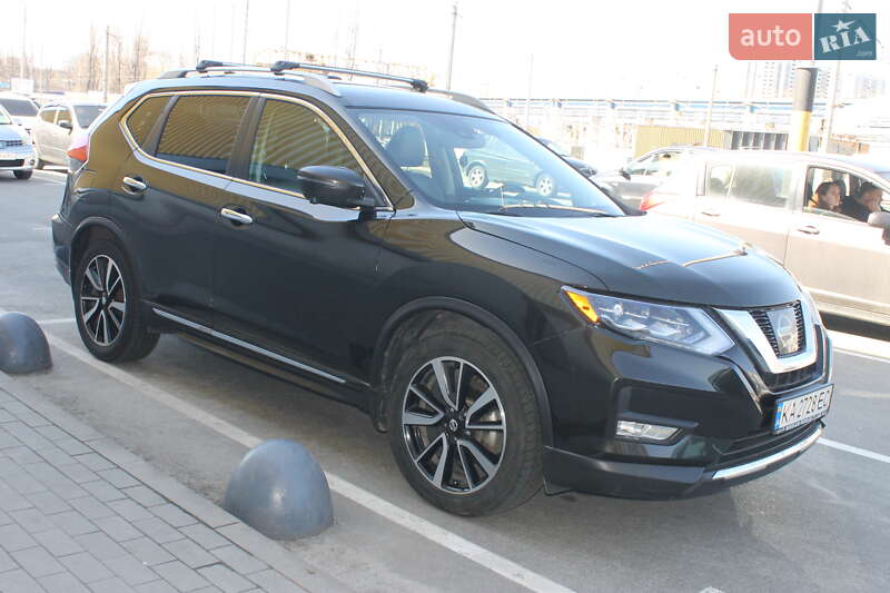 Позашляховик / Кросовер Nissan Rogue 2017 в Києві