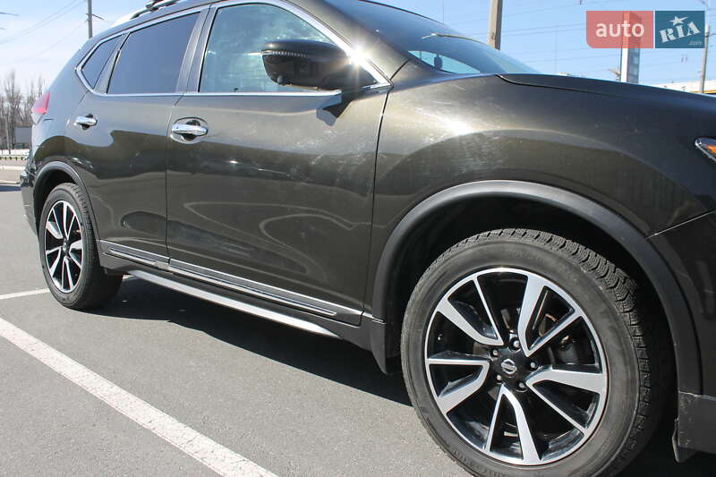 Позашляховик / Кросовер Nissan Rogue 2017 в Києві