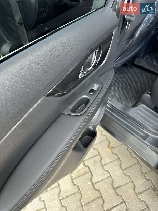 Позашляховик / Кросовер Nissan Rogue 2016 в Одесі фото 20 Позашляховик / Кросовер Nissan Rogue 2016 в Одесі