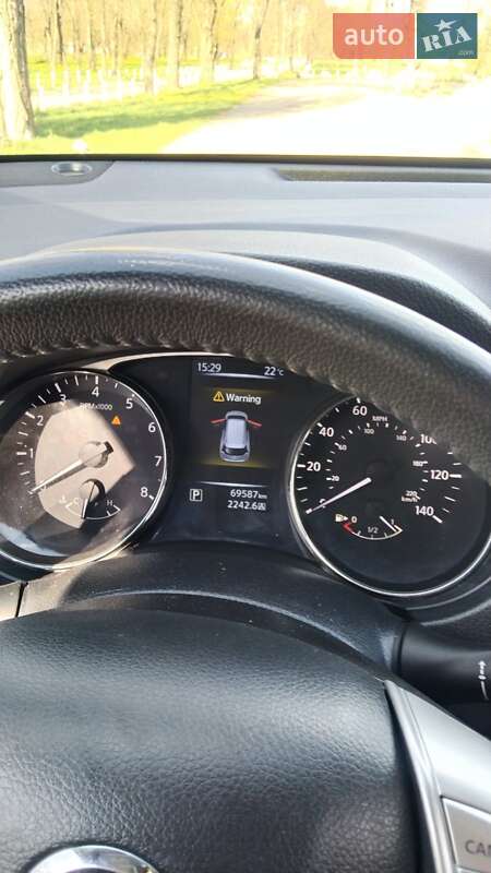 Позашляховик / Кросовер Nissan Rogue 2016 в Павлограді