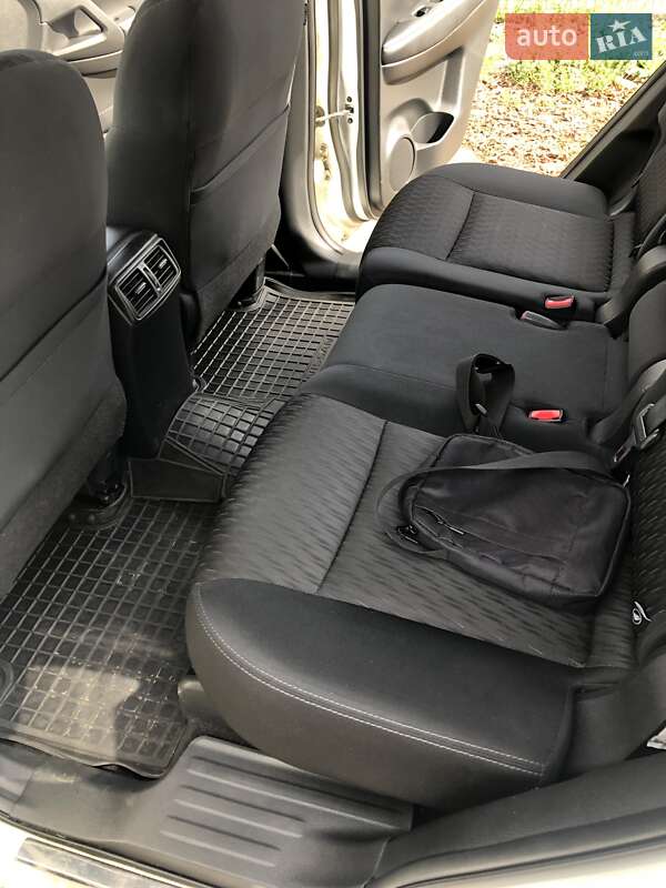 Позашляховик / Кросовер Nissan Rogue 2017 в Сокалі