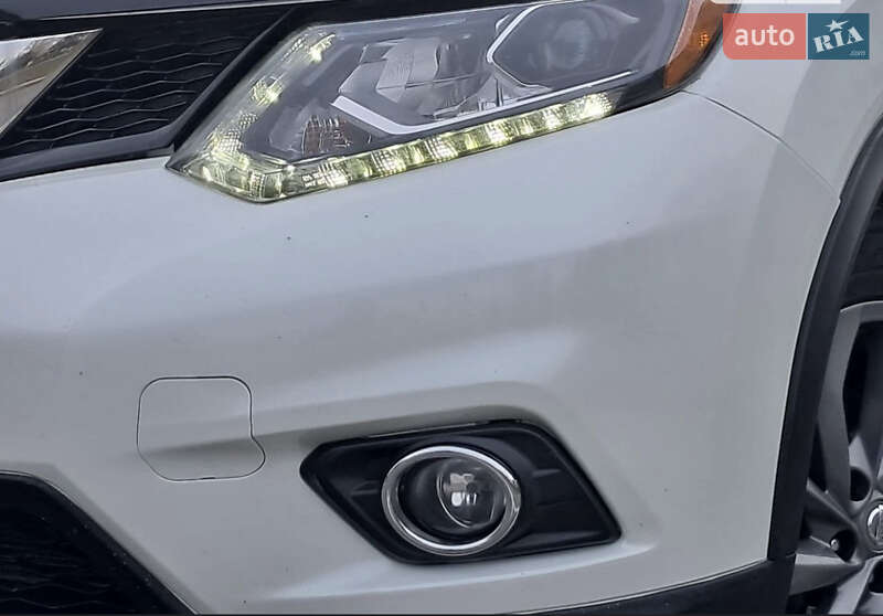 Позашляховик / Кросовер Nissan Rogue 2015 в Миколаєві