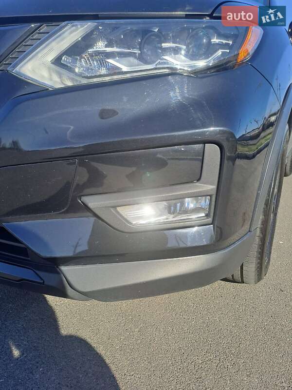 Позашляховик / Кросовер Nissan Rogue 2016 в Києві