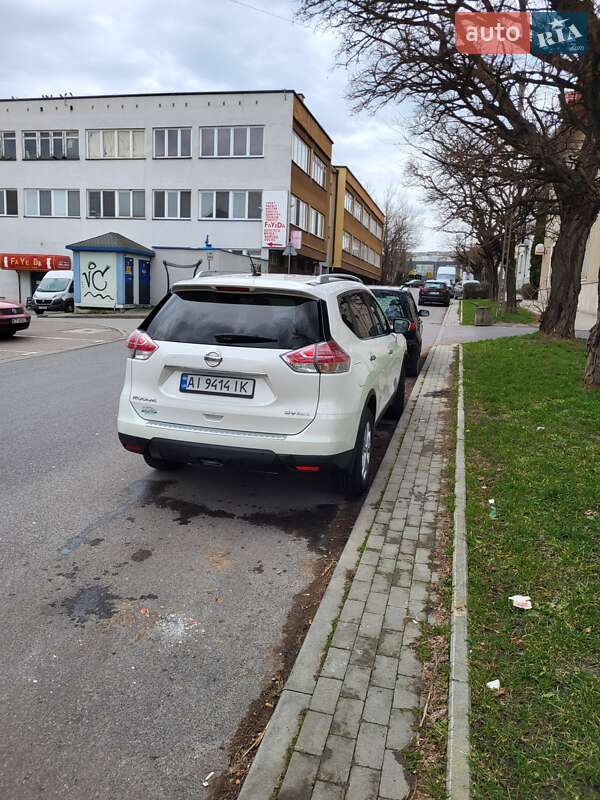 Внедорожник / Кроссовер Nissan Rogue 2015 в Киеве