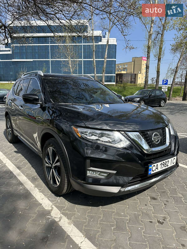 Позашляховик / Кросовер Nissan Rogue 2017 в Києві