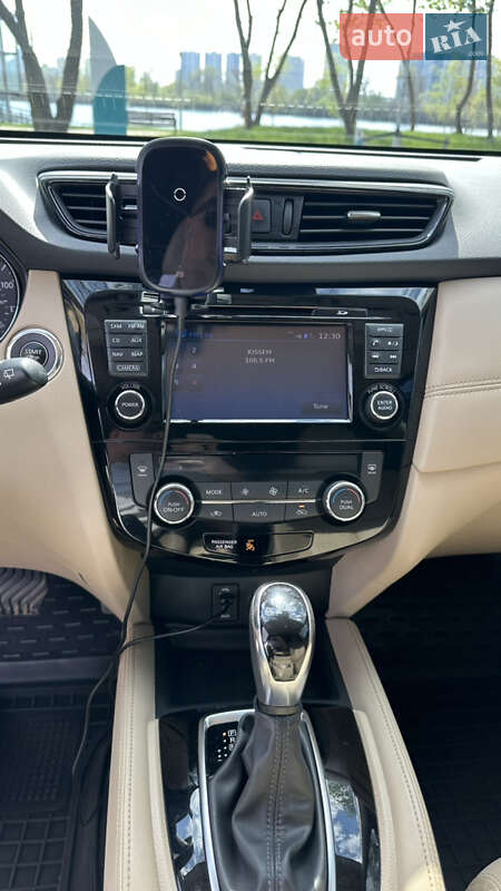 Позашляховик / Кросовер Nissan Rogue 2017 в Києві