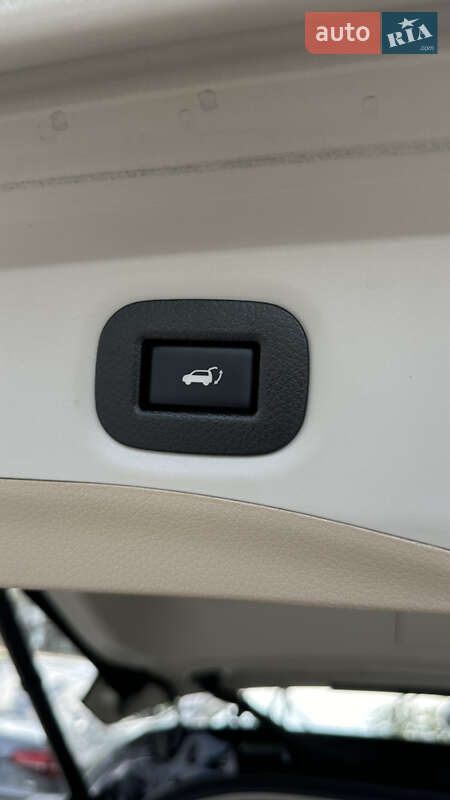 Позашляховик / Кросовер Nissan Rogue 2017 в Києві