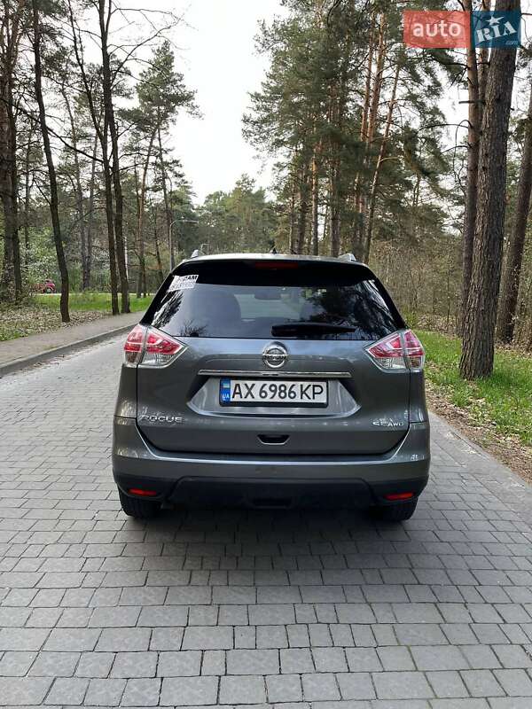 Внедорожник / Кроссовер Nissan Rogue 2016 в Харькове
