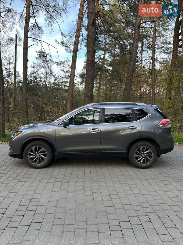 Внедорожник / Кроссовер Nissan Rogue 2016 в Харькове