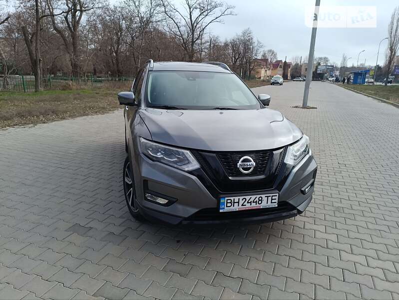 Внедорожник / Кроссовер Nissan Rogue 2018 в Черноморске
