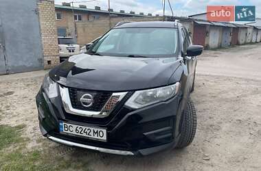 Внедорожник / Кроссовер Nissan Rogue 2017 в Львове