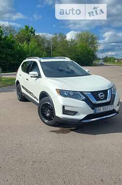 Внедорожник / Кроссовер Nissan Rogue 2017 в Южноукраинске