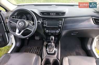 Внедорожник / Кроссовер Nissan Rogue 2018 в 