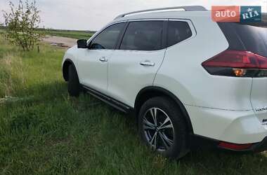 Внедорожник / Кроссовер Nissan Rogue 2018 в 