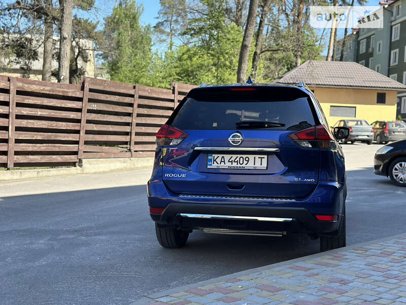 Внедорожник / Кроссовер Nissan Rogue 2017 в Ирпене