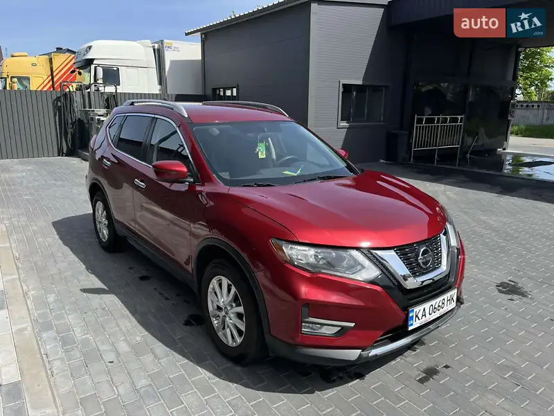 Внедорожник / Кроссовер Nissan Rogue 2018 в 