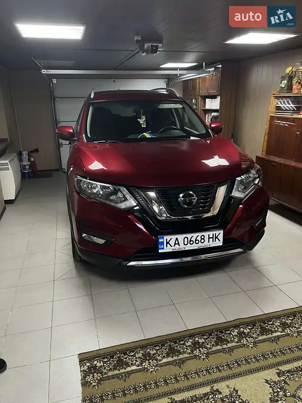 Внедорожник / Кроссовер Nissan Rogue 2018 в 
