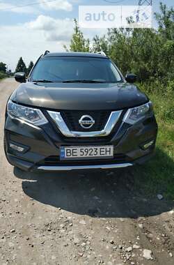 Внедорожник / Кроссовер Nissan Rogue 2017 в Николаеве