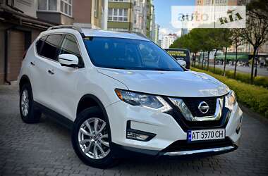 Внедорожник / Кроссовер Nissan Rogue 2017 в Ивано-Франковске