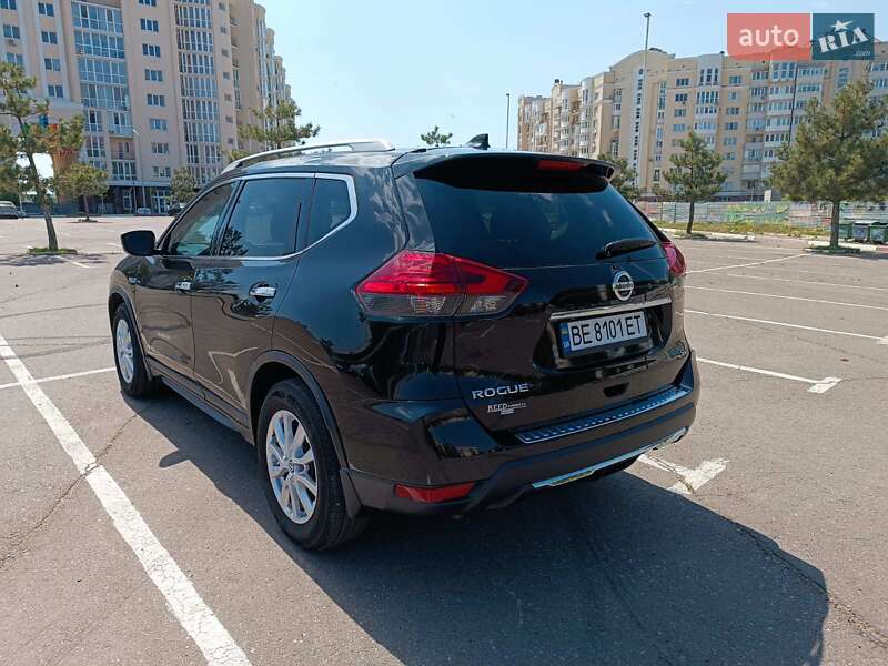 Позашляховик / Кросовер Nissan Rogue 2017 в Врадіївці