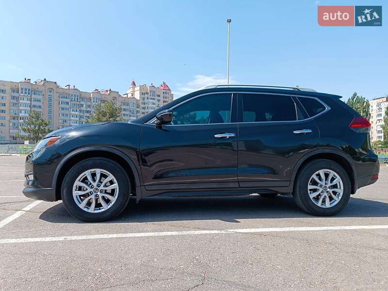 Позашляховик / Кросовер Nissan Rogue 2017 в Врадіївці
