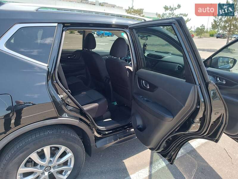 Позашляховик / Кросовер Nissan Rogue 2017 в Врадіївці