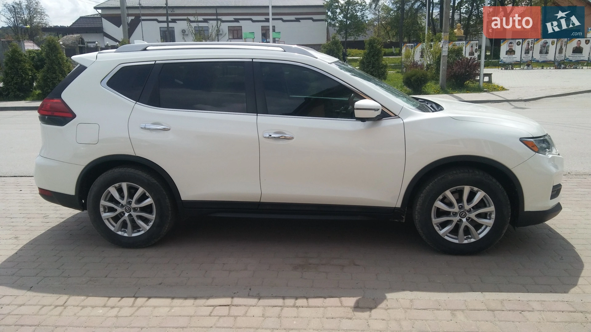2017 Nissan Rogue - мініатюра 3