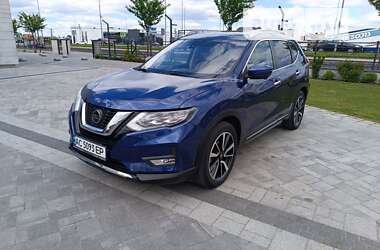 Позашляховик / Кросовер Nissan Rogue 2017 в Луцьку